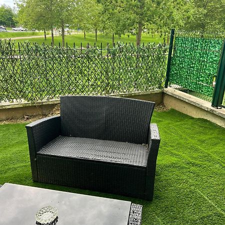 Appartement 5Min Gare Rer Disneyland Paris Val D'Europe La Vallee Village Parking Inclus Montévrain Kültér fotó