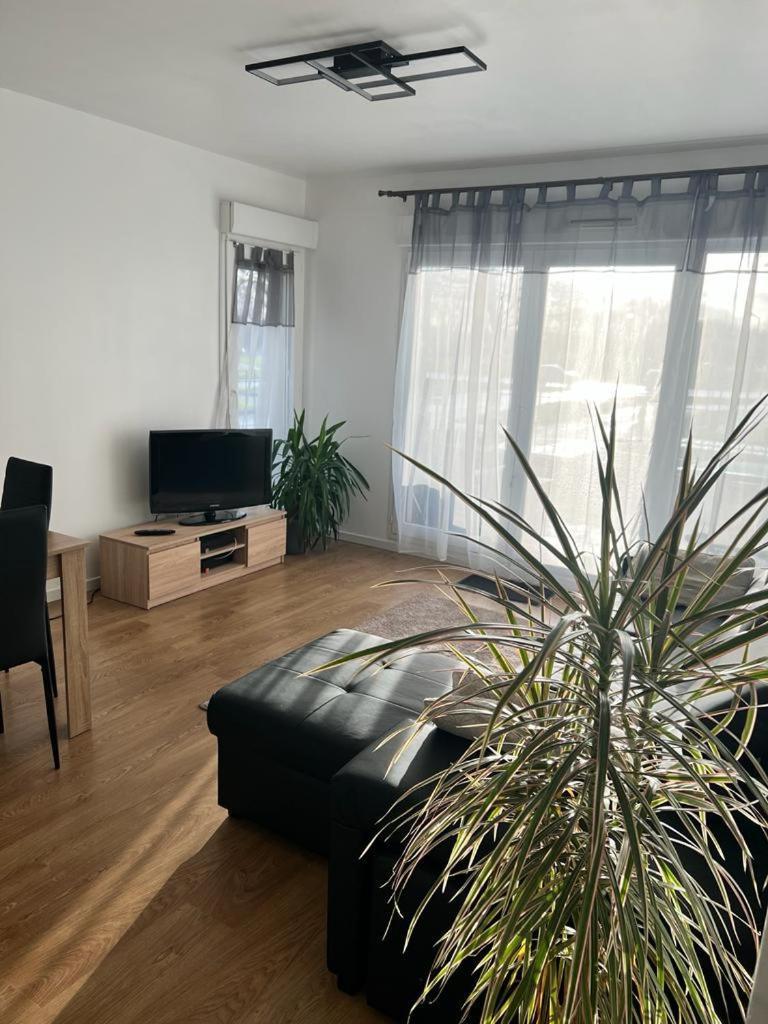 Appartement 5Min Gare Rer Disneyland Paris Val D'Europe La Vallee Village Parking Inclus Montévrain Kültér fotó
